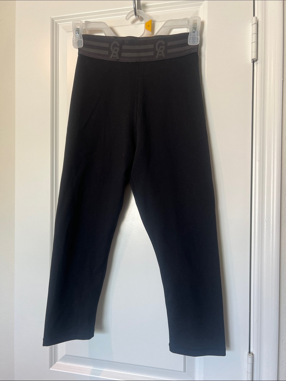 Good American Black Capri Leggings